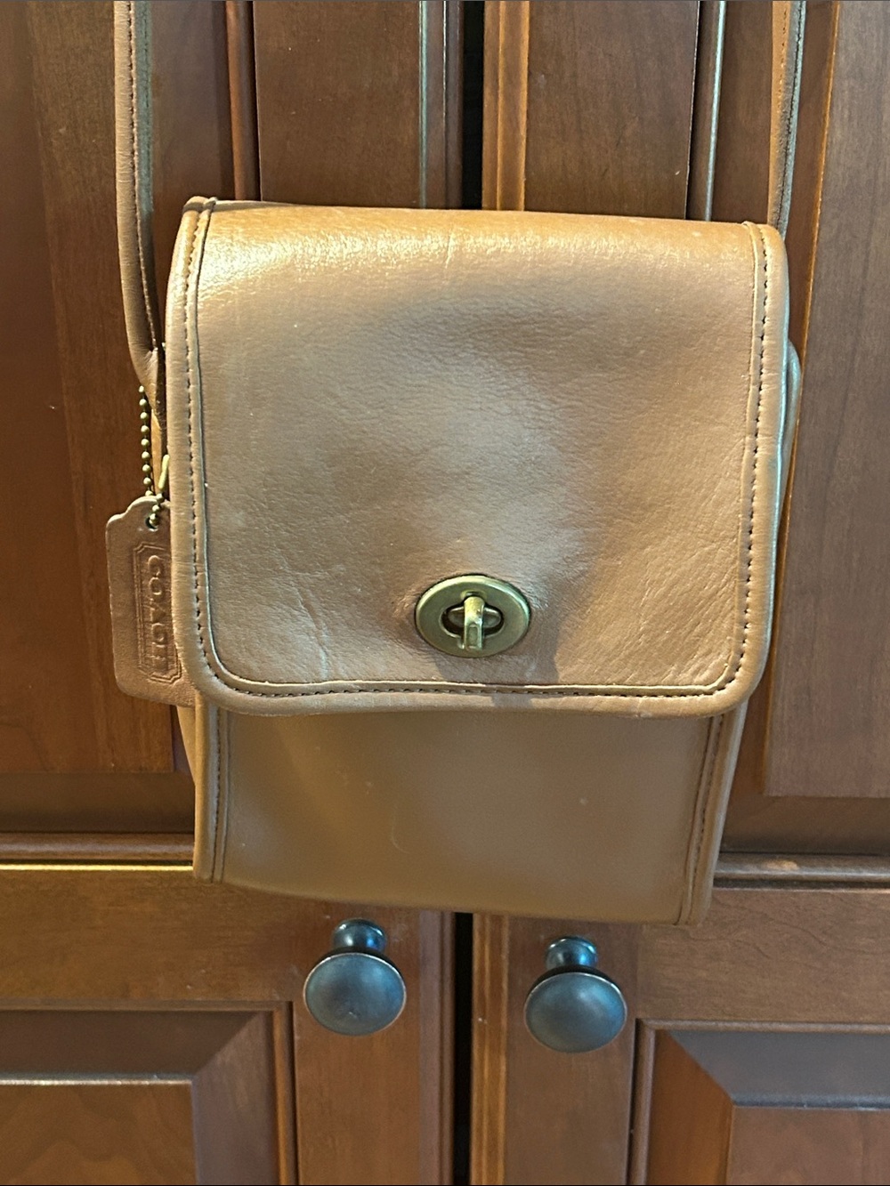 Bintage Coach Leather Turnlock Scooter Crossbody in British Tan
